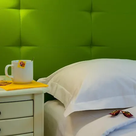 Zefiro Home Bed & Breakfast 4*